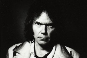 Neil Young Performance auf ein Künstlerischen Eigenbrötler